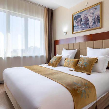 Grand Aiser Hotel Almaty Exterior foto