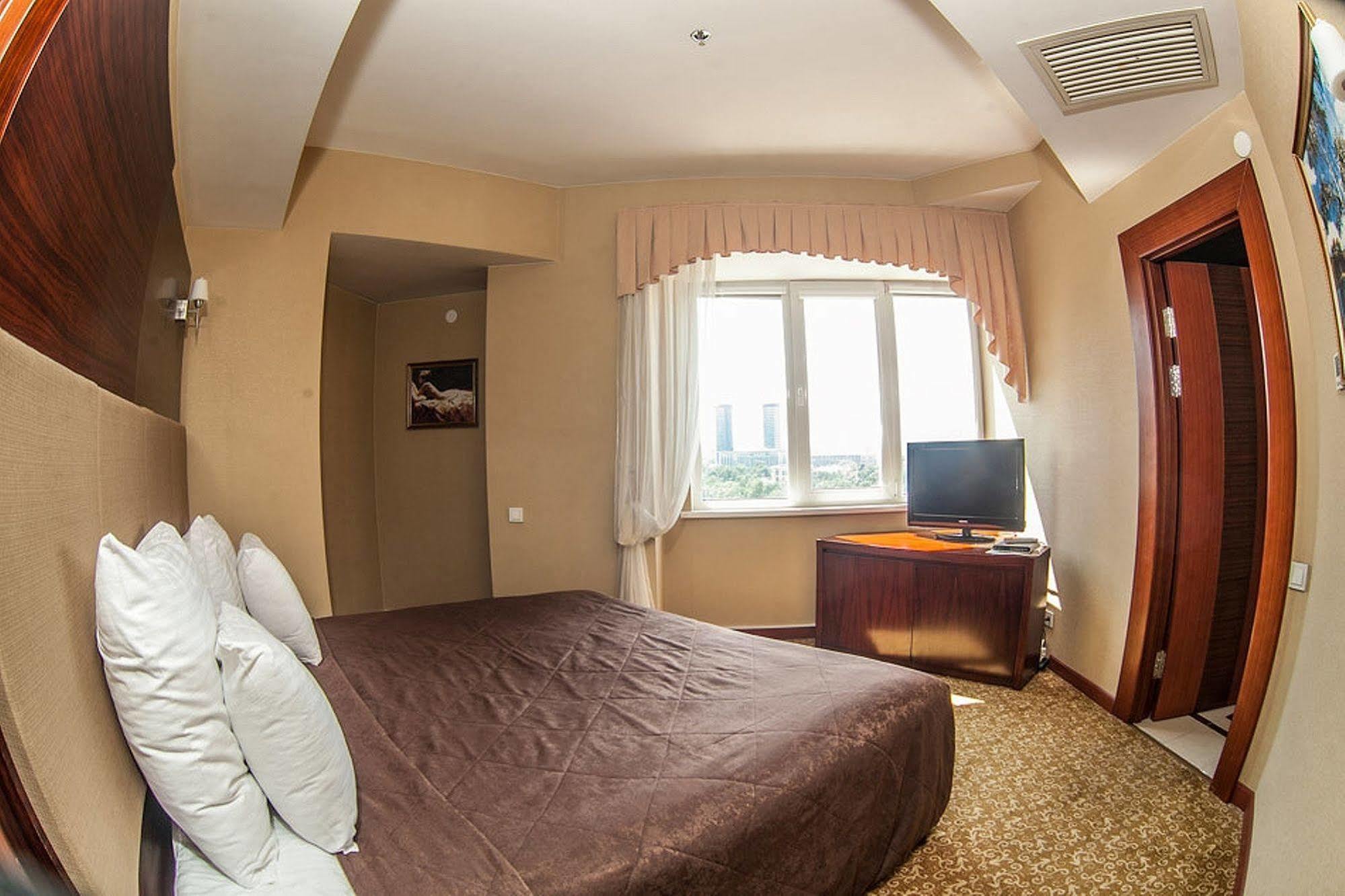 Grand Aiser Hotel Almaty Exterior foto